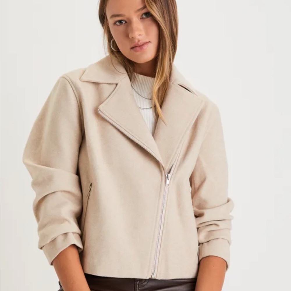 ✨Host Pick✨ Lulus Confident Edge Heather Beige Moto Jacket